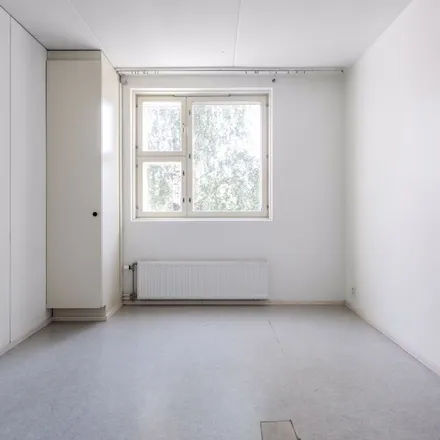 Rent this 2 bed apartment on Vaakamestarinpolku 2 in 00750 Helsinki, Finland