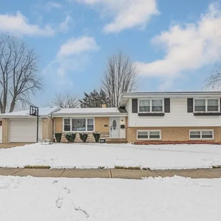 Buy this 5 bed house on 698 Welter Drive in Wood Dale, IL 60191