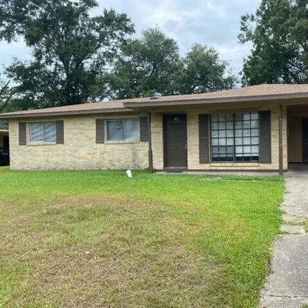 Buy this 3 bed house on 5901 West Fairlane Court in South Merrydale, East Baton Rouge Parish