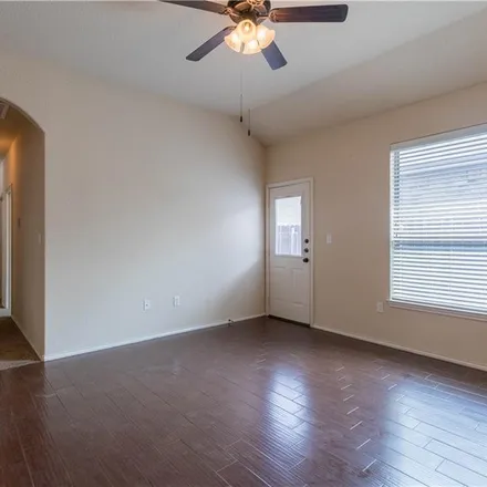 Image 7 - 565 Creekside Circle, New Braunfels, TX 78130, USA - Duplex for rent