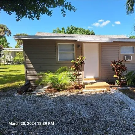 Rent this 1 bed house on 307 Ellis Street in Palmona Park, Lee County