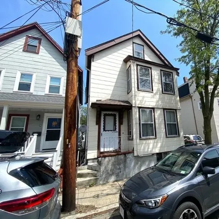 Buy this 3 bed house on 7 Dickinson Street in Somerville, MA 02143