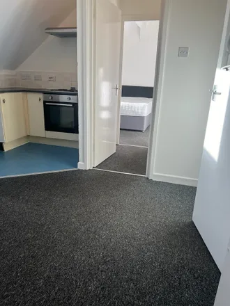 Rent this 1 bed apartment on Crescent Road in Luton, LU2 0AH