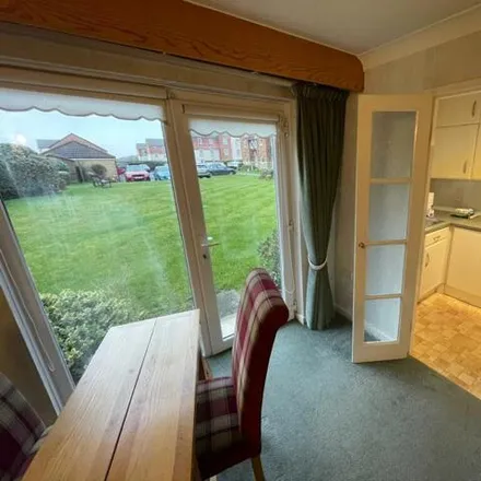 Image 3 - Clifton Drive North, Fylde, FY8 2SU, United Kingdom - Apartment for sale