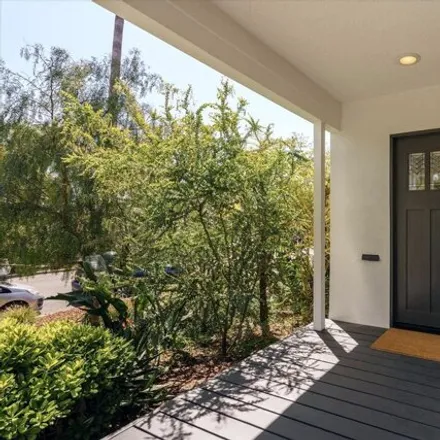 Image 5 - 5483 Cartwright Avenue, Los Angeles, CA 91601, USA - House for sale