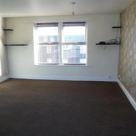 Image 6 - Hazlebarrow Crescent, Sheffield, S8 8AQ, United Kingdom - Apartment for rent