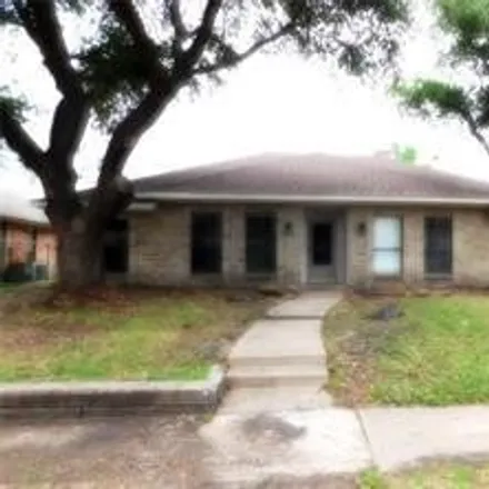 Rent this 4 bed house on 7765 Swiss Way in Dalrock, Rowlett