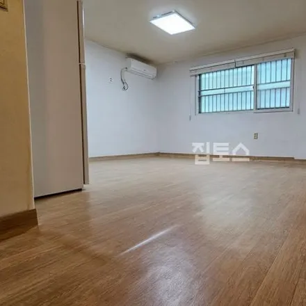 Rent this studio apartment on 서울특별시 강남구 대치동 935-20