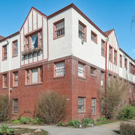 Buy this 1 bed condo on 1526 Northeast 24th Avenue in Portland, OR 97232