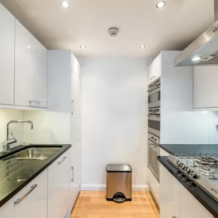 Rent this 3 bed apartment on York House in 39 Upper Montagu Street, London