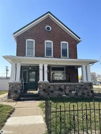 Buy this 3 bed house on 85 North 14th Street in Keokuk, IA 52632