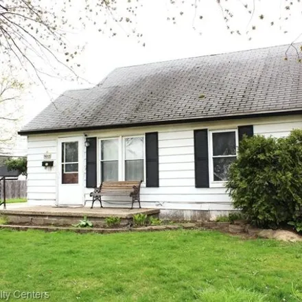 Image 3 - 14203 Hobart Ave, Warren, Michigan, 48089 - House for sale