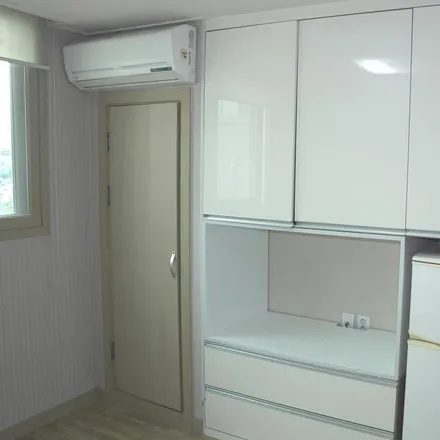 Image 2 - South Korea, Seoul, Seongbuk-gu, 고려대로 73 - Apartment for rent
