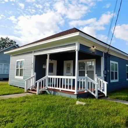 Buy this 2 bed house on 423 North Avenue F in Humble, TX 77338