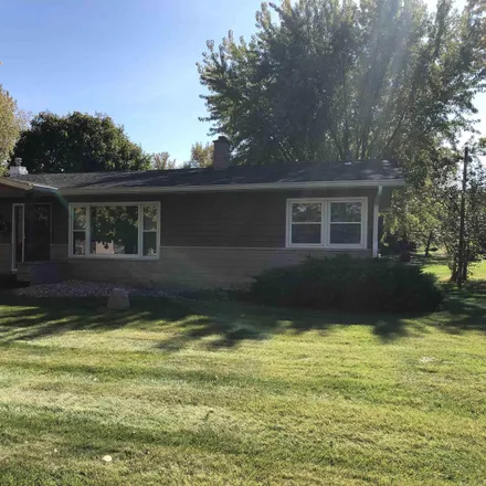 Buy this 3 bed house on 101 East Rush Street in Kendallville, IN 46755