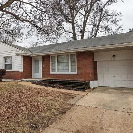 Rent this 3 bed house on 1014 Fontaine Place in Bellefontaine Neighbors, MO 63137