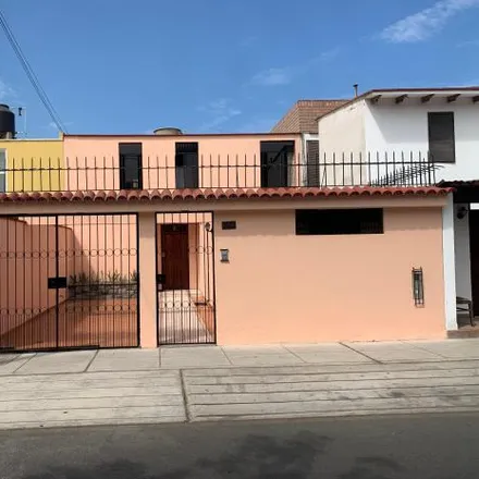 Buy this 4 bed house on Jirón Manuel Herrera Pomareda in Santiago de Surco, Lima Metropolitan Area 15039