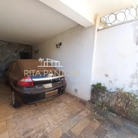 Buy this 3 bed house on Avenida Portugal 931 in Santa Cruz, Ribeirão Preto - SP