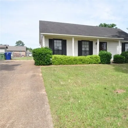 Rent this 3 bed house on 854 North Gap Loop in North Pass, Montgomery