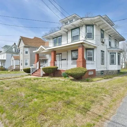 Image 3 - 305 W Broad St, Paulsboro, New Jersey, 08066 - House for sale