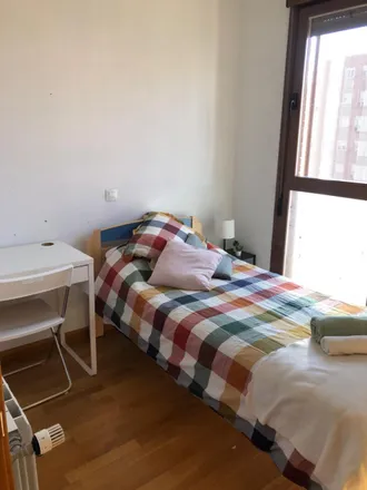 Rent this 3 bed room on Calle de los Morales in 28054 Madrid, Spain