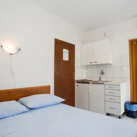 Rent this studio apartment on Općina Sućuraj in Split-Dalmatia County, Croatia