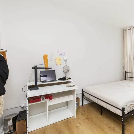 Rent this 3 bed apartment on Piccolo Cafe in Euston Street, London