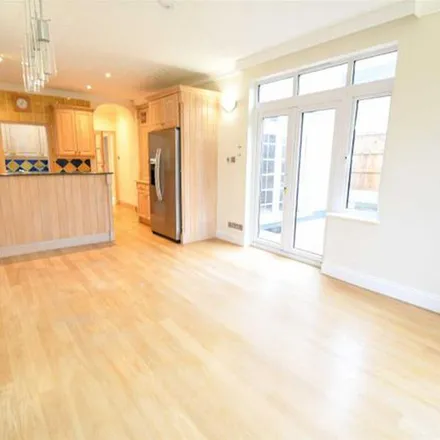 Rent this 6 bed apartment on Paulston House in 1-3 Totteridge Lane, London
