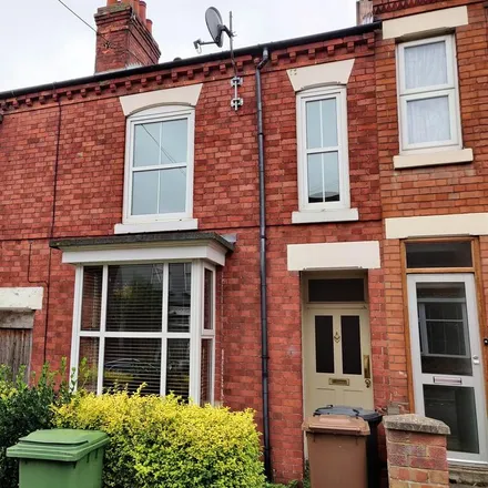 Rent this 3 bed townhouse on College Street in Wellingborough, NN8 3HF