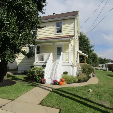 Buy this 3 bed house on 1380 Fenwick Avenue in Star City, Monongalia County