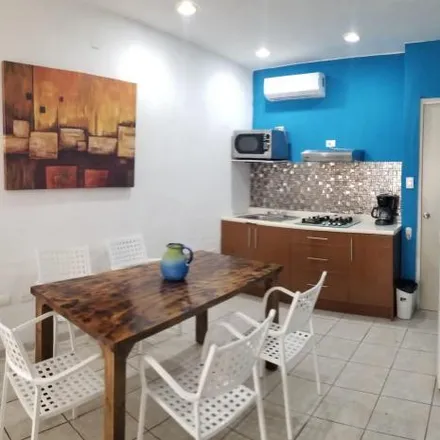 Rent this 3 bed house on Avenida 20 Norte in 77720 Playa del Carmen, ROO