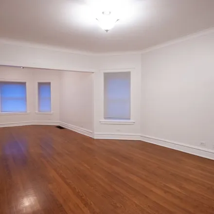 Rent this 3 bed apartment on 1452 West Thome Avenue in Chicago, IL 60660