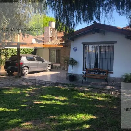 Buy this 2 bed house on Avenida Presidente Néstor Kirchner in Partido de Berazategui, B1880 BIG Villa España
