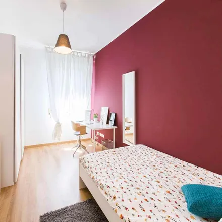 Rent this 3 bed room on Scuola Primaria Via Magreglio in Via Magreglio, 20156 Milan MI