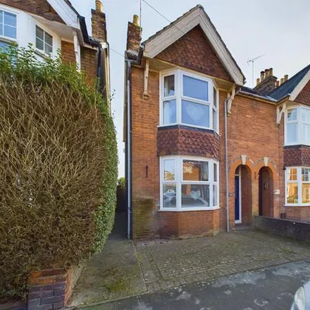 Buy this 3 bed duplex on 132 New Street in Horsham, RH13 5EE