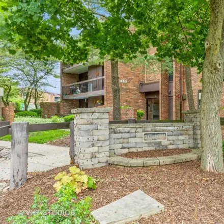 Buy this 1 bed condo on 14599 Sussex Avenue in Oak Forest, IL 60452