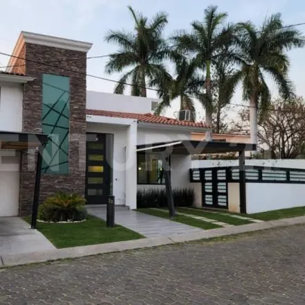 Buy this 5 bed house on Avenida Pirámide in Lomas de Cocoyoc, 62738