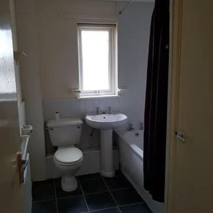 Image 2 - Trenchard Avenue, Thornaby-on-Tees, TS17 0DT, United Kingdom - Townhouse for rent