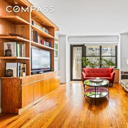 Image 2 - 1404 3rd Avenue, New York, NY 10075, USA - Apartment for sale
