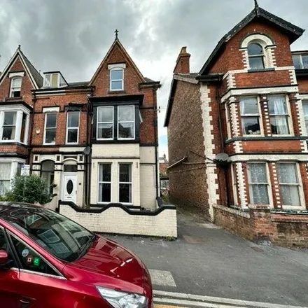 Buy this 6 bed duplex on Marshall Avenue in Bridlington, YO15 2DT
