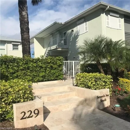 Rent this 3 bed condo on 239 7th Avenue South in Naples, FL 34102