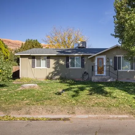 Buy this 2 bed house on 753 Palisade Drive in Moab, UT 84532