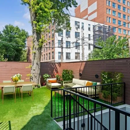 Image 2 - 218 Classon Avenue, New York, NY 11205, USA - Townhouse for sale