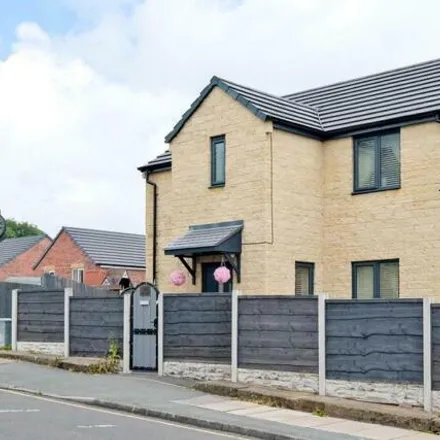 Buy this 4 bed house on Canal View in 2 - 4 Hermitage Street, Blackburn