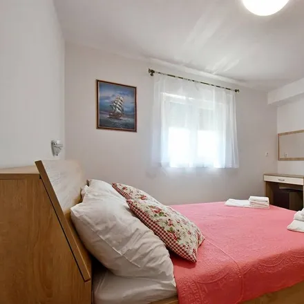 Image 6 - Plaža Banjol, Banjol, Town of Rab, Primorje-Gorski Kotar County, Croatia - Apartment for rent