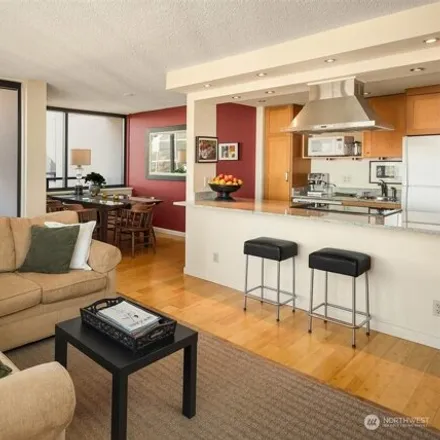 Image 4 - Royal Crest Condominium, 2100 3rd Avenue, Seattle, WA 98121, USA - Condo for sale