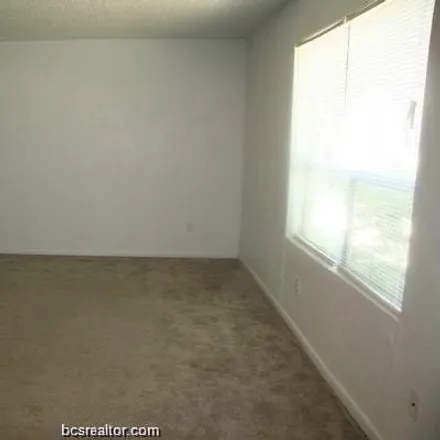 Image 2 - 400 South Haswell Drive, Bryan, TX 77803, USA - House for rent