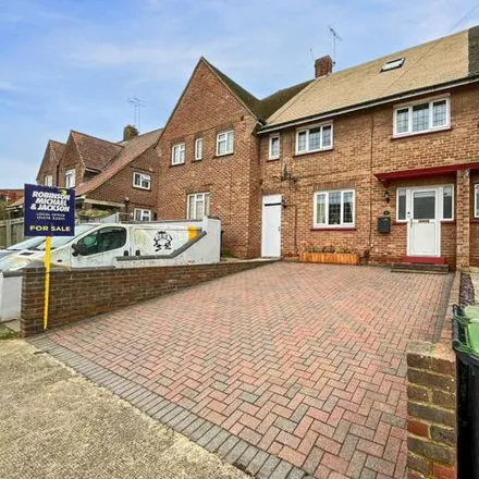 Buy this 4 bed townhouse on Taunton Vale in Gravesend, DA12 5QZ