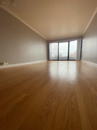 Rent this 1 bed condo on 2020 N Lincoln Park West
