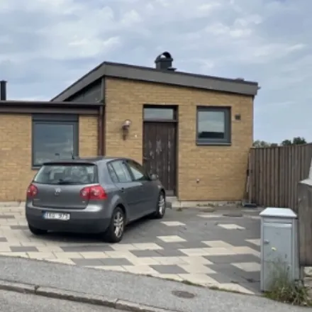 Rent this 5 bed house on Daggpilsgatan 8 in 212 31 Malmo, Sweden